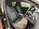 運転席シート廻りは使用感も少なく、良好な状態となっています。前オーナー様が丁寧に使っていたことがよくわかりますね。