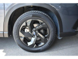 純正18インチアルミホイル/タイヤサイズは225/55R18です