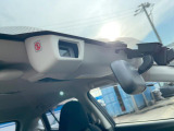 【アイサイトVer3】前方の車両等を検知し、衝突しそうな時は警報で注意を促し、ブレーキを踏む力をサポート。ブレーキを踏めなかった場合は衝突被害軽減ブレーキが作動、衝突回避をサポートします。