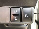 【TOYOTA SAFETY SENSE】 走行中に前方の車両等を認識し、衝突の可能性が有る時は警報音とブレーキで衝突回避と被害軽減をアシストしてくれます。安心してドライブをお楽しみいただけますね。