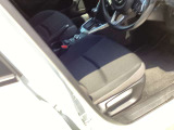 正しい姿勢で運転できるように体幹の腰部をしっかりささえるようデザインされているシートです!素材、シート形状を研究することでフィット感を高めつつ、優れた快適性を実現しています。