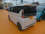 左後ろからの画像です!日々お買い得車両続々入庫しております!