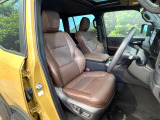 運転席シート廻りは使用感も少なく、良好な状態となっています。丁寧に使われていたことがよくわかりますね。