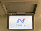 【フリップダウンモニター】大画面モニターで後席でもエンタメをお楽しみいただけます。小さなお子様にも大人気の装備です♪