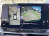見やすくて安全なインテリジェントアラウンドビューモニター(全周囲カメラ)です。移動物も検知するので歩行者等の接近をお知らせします