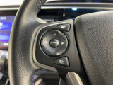 ハンドルにオーディオの操作スイッチが装備されています。視線を前方から外さずハンドルから手を離さずに操作できるのでとっても安全ですね。