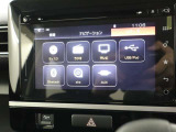 <Bluetooth>スマートフォンなどの機器と車をBluetoothで接続すると、ワイヤレスで音楽を再生できます。