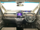 【前方視界】開放的な前方視界!運転がしやすく疲れにくいです♪窓が大きく、見通しがとっても良いおクルマですよ♪