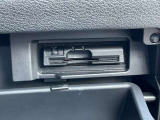 ETCは良いですよ。高速道路の料金所で並ばなくても良いなど現金では得れないメリットが沢山!一度体験するとETCのない車はもう乗れませんね!