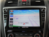 『1台』のお車に対して、3名体制で日々議論を重ね仕入れを行っております。