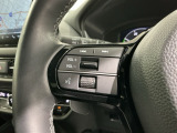 ステアリングにオーディオ操作スイッチが付いています。オーディオ画面に直接タッチしなくても操作が出来ますので、運転に集中できます。