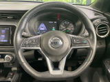 【純正革巻きステアリング】上質な革を使用することで、手にしっかり馴染みとても運転しやすいハンドルです♪