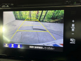 【バックカメラ】駐車時に後方がリアルタイム映像で確認できます。大型商業施設や立体駐車場での駐車時や、夜間のバック時に大活躍!運転スキルに関わらず、今や必須となった装備のひとつです!