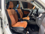 運転席シート廻りは使用感も少なく、良好な状態となっています。丁寧に使われていたことがよくわかりますね。