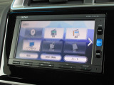 ナビゲーションは純正メモリーナビ(VXM-174CSi)を装着しております。AM、FM、CD、Bluetooth、ワンセグTVがご使用いただけます。初めて訪れた場所でも安心ですね!