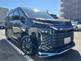 モデリスタ用品のシグネチャーイルミグリルがブルーに光るので在在感が際立ちます♪