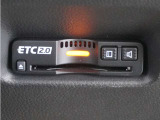 ◆ETC2.0装着◆進化したドライブ体験。料金収受システムだけだったETCが生まれ変わって、高速道路を賢く使うETC2.0に進化しました。多彩な情報サービスが便利で快適なドライブ体験を提供します。