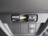 ETC付。高速道路の料金所はキャッシュレスで通過です。サービスエリア等にあるスマートインターの出入りも利用可能でとっても便利。ご納車後すぐにお使い頂けるようセットアップしてのお渡しとなります。