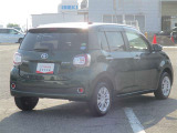 明るく広々、落ち着いた店内では、中古車のご検討・ご購入のほか、携帯電話(au)の購入等、様々なご相談に幅広く応えていきます♪