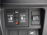 ◆アダプティブクルーズコントロール◆予め設定した車速内でクルマが自動的に加減速。前走車との適切な車間距離を維持しながら追従走行します。【LKAS】車線維持支援システムでステアリング操作を支援。