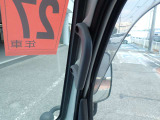 運転席に乗り込む際にもグリップがございますので安心です♪