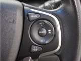 ◆アダプティブクルーズコントロール◆予め設定した車速内でクルマが自動的に加減速。前走車との適切な車間距離を維持しながら追従走行します。【LKAS】車線維持支援システムでステアリング操作を支援。