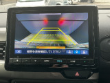 バックカメラ付きで駐車の際も安心です。