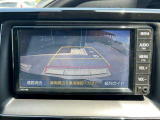 駐車時、後方の映像がモニターで確認できます。狭い場所での駐車もスムーズです。