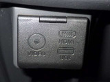 充電用USB端子付き。スマートフォンなどの充電に便利です。