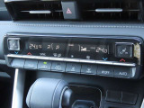 デュアルオートエアコン搭載☆運転席と助手席でエアコンが独立しているのでドライバーも同乗者もより快適にドライブができます♪