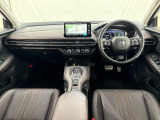 いつでも気持ちよく運転できて、使い勝手のいい収納や体をケアするシート、細部にまでこだわったインテリア♪