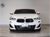 【キドニーグリル】BMWは約90年もの間、ほぼ全ての車両にひと目でBMWだと分かるこの特徴的なフロントグリルが備えられ、デザイン・アイコンとして親しまれてきました。