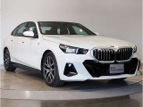 BMWのダイナミック且つエモーショナルなスタイルを印象付けるキャラクターライン(プレスライン)眺めているだけで溜め息の出る美しさです☆
