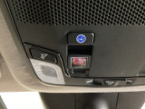 Honda CONNECTサービス対応車です。Honda CONNECT用緊急通報ボタン/トラブルサポートボタンが付いています。