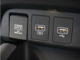 12V電源ソケット、USB接続端子!使いやすい場所に!装備が充実しています♪