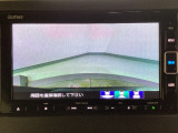 【バックカメラ】運転が苦手な方も車庫入れラクラクです!ギアをリバースに入れれば自動的に切り換わりますので、面倒な操作は不要です♪狭い駐車場もお車を傷つけず安心ですね!