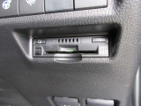 【ETC車載器】は、ビルトインタイプですっきり収納され、見た目も使い勝手も満足のアイテムです。