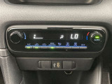 オートエアコンは温度を設定するだけで、自動で風量などを設定してくれます。運転しながら操作も必要ないので、安全性も向上します。