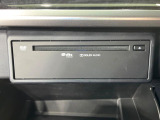 【CD/DVDデッキ】オプションのCD/DVDデッキを搭載。ディスプレイオーディオでエンタメをお楽しみいただけます。