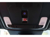 緊急通報ボタンが装備されています。ホンダコネクト対応。ご利用には、Honda Total Care プレミアムのご加入が必要です。