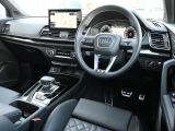 ドイツ本国のAUDI AGが認定する資格を有するテクニシャンが納車前の点検を実施します。