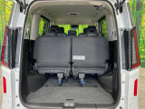 普段のお買い物や通勤、送迎等に十分な荷室スペースを確保しております。セカンドシートを倒すと、大きな荷物の積載も可能です♪