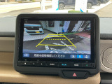 駐車に便利なバックカメラ付き