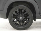 【特別仕様車 BLACK STYLE】17インチアルミホイール(ベルリナブラック)+ブラックホイールナット。