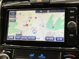 純正ナビを装備。タッチパネル式で使いやすく、お出かけもラクラクです。