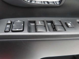 運転席のパワーウインドースイッチ部です。よく触れる場所だからこそ、使用状態があらわれますよね。ぜひこうした所もチェックしてください。