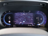 メーターは全面が液晶ディスプレイとなっております またメーター中央のスペースはナビ画面を映すなど、多機能な表示をすることができます