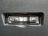 ETC車載器付きです。高速道路の料金所渋滞も解消!落ち着いてスムーズに通過できます。今や必需品の一つとなった装備ですね。