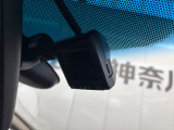 純正のドライブレコーダーを装備!!万が一の時にはしっかりと映像が残ります!煽り運転や事故が多いこのご時世。安心の為には着いていて欲しいオプション装備ですね♪