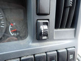 ヘッドライトレベライザー付だから荷物が多くなっても先行車などに眩しくさせずに済みます。